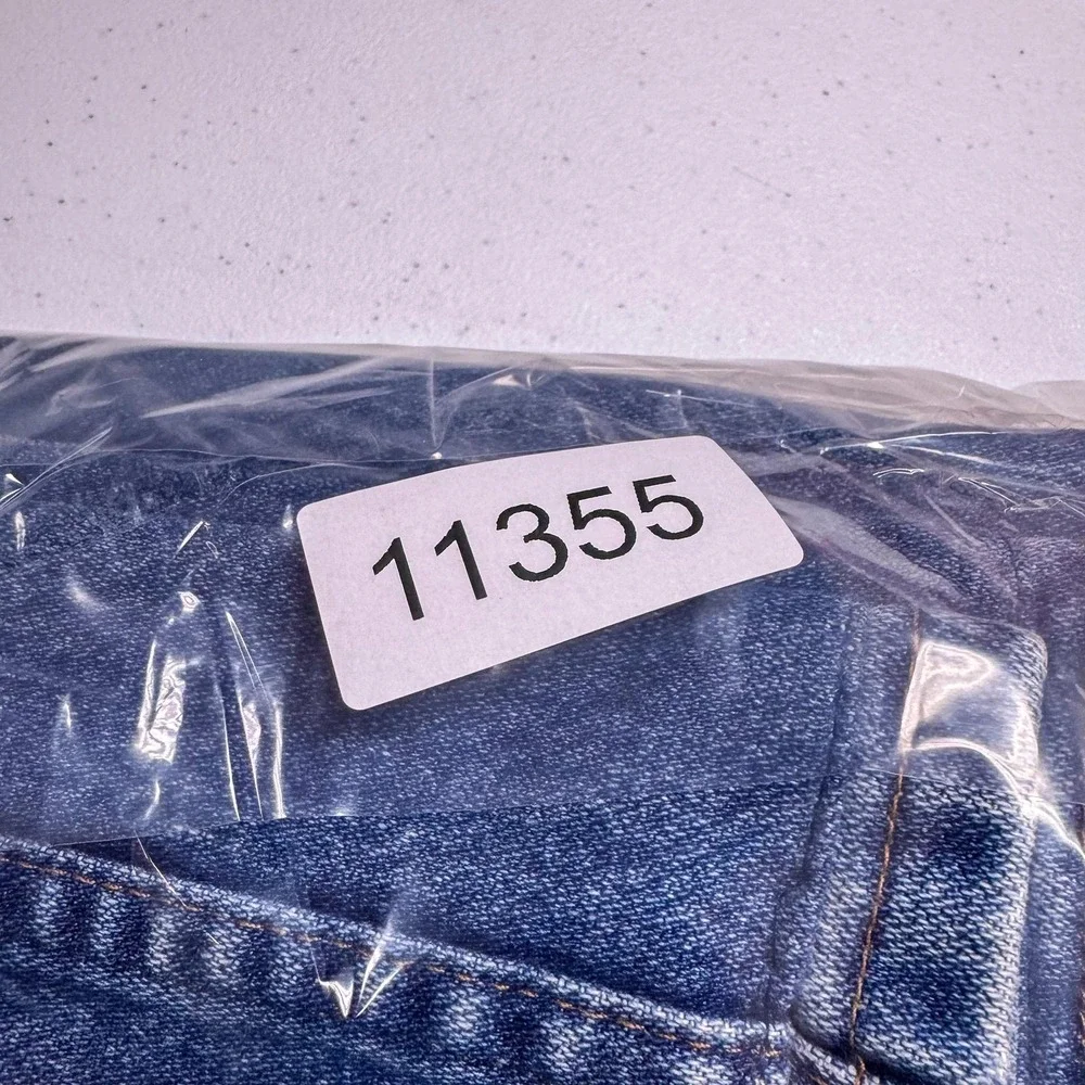 Wrangler 13MWZ Jeans Mens 40 Medium Wash‎ Blue Cowboy Cut Straight Regular 40x30